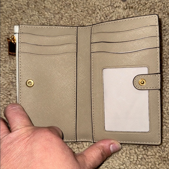 Kate Spade Julia Small Slim Bifold Ivory White Leather Wallet - Picture 3 of 3